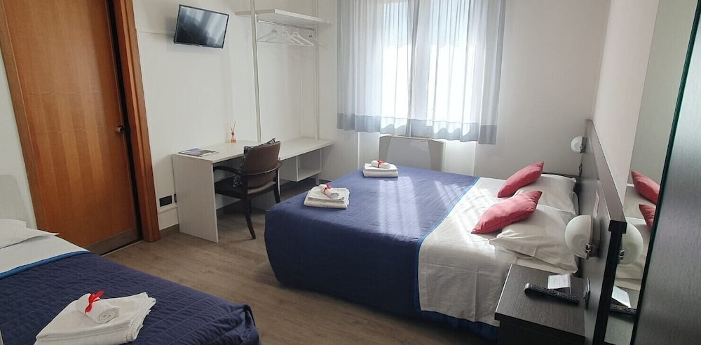 Basic Triple Room