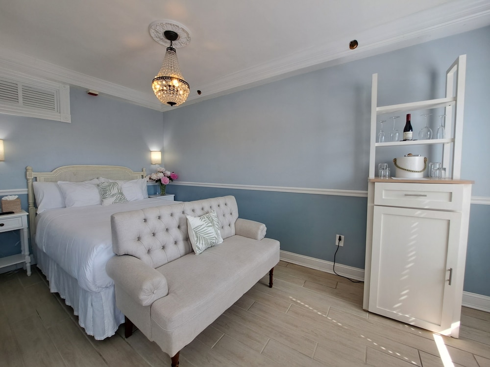 Deluxe Room, 1 Queen Bed, Terrace