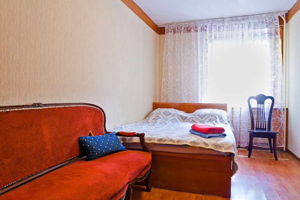 Family Apartment, 1 Bedroom (Zheltoksan Street 74) photo 3