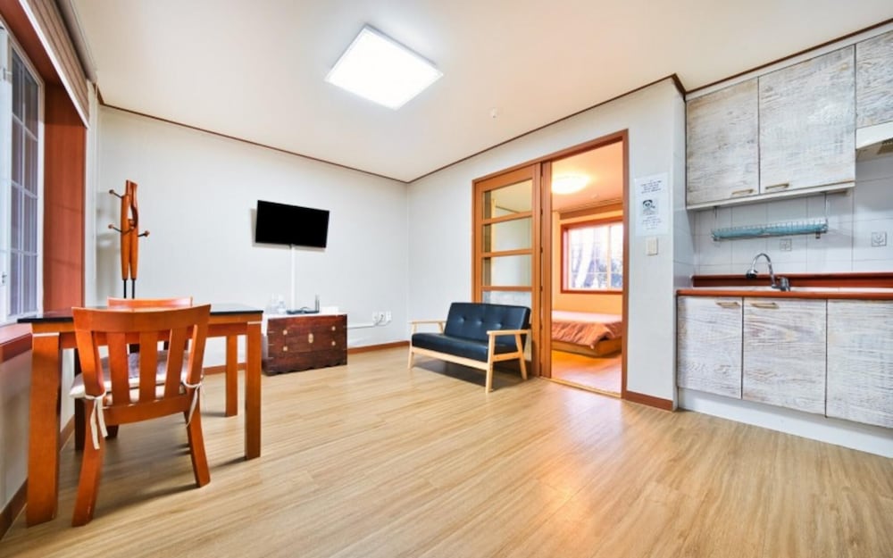Room (Mulchat)