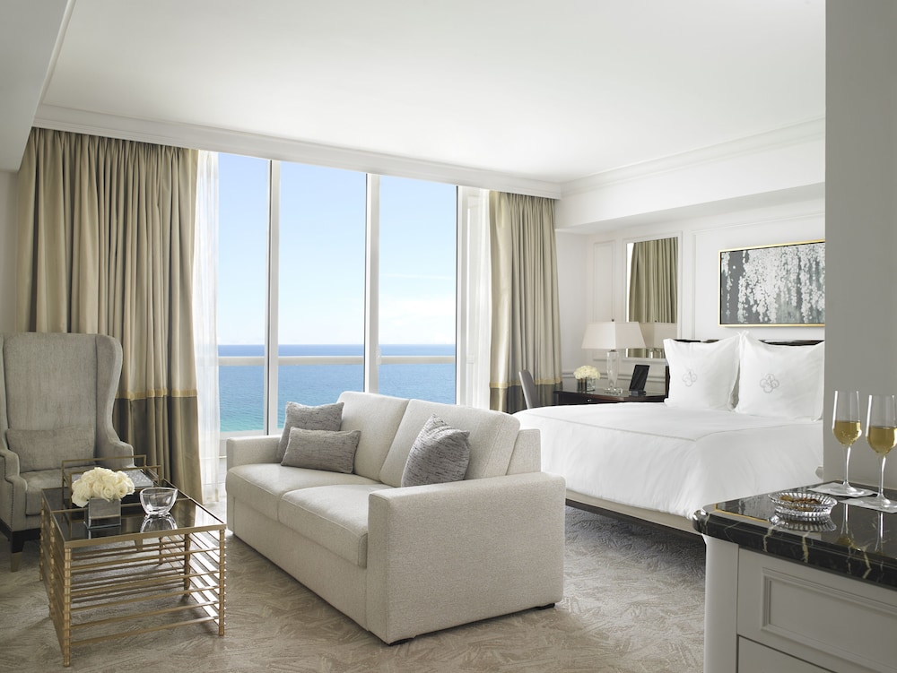 Room, Oceanfront