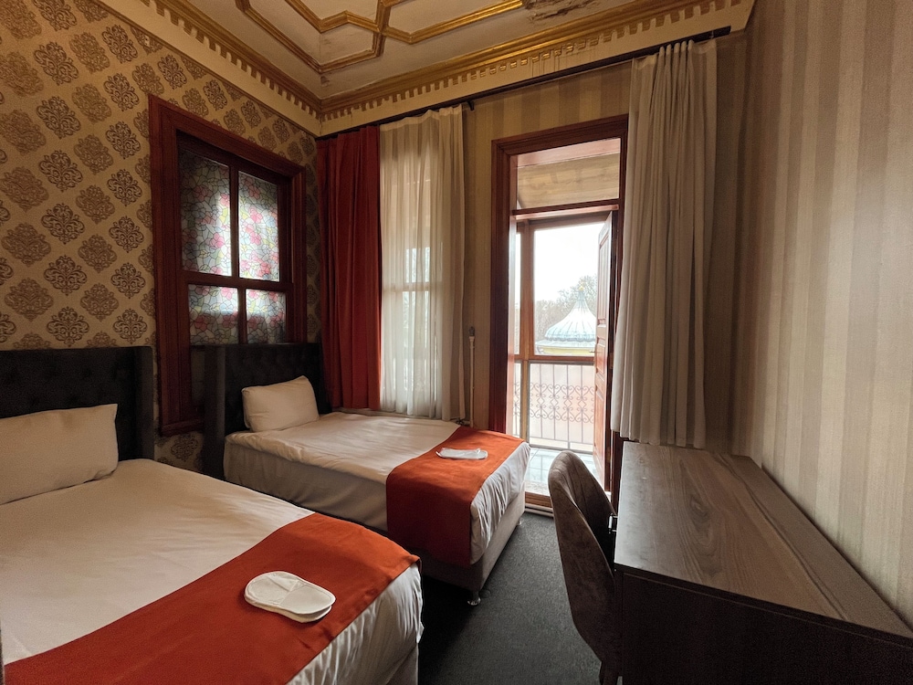Deluxe Suite photo 3