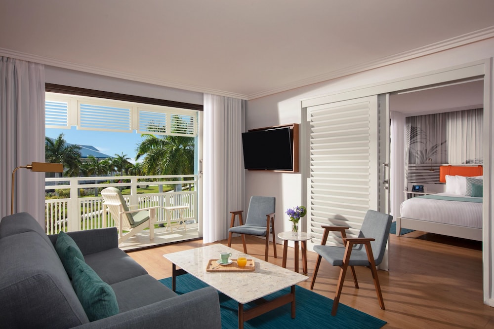 Preferred Club Master Suite Mountain View