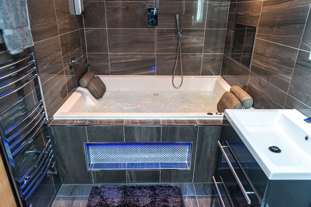 Design Apartment, Private Bathroom (Jacuzzi) - Photo 34