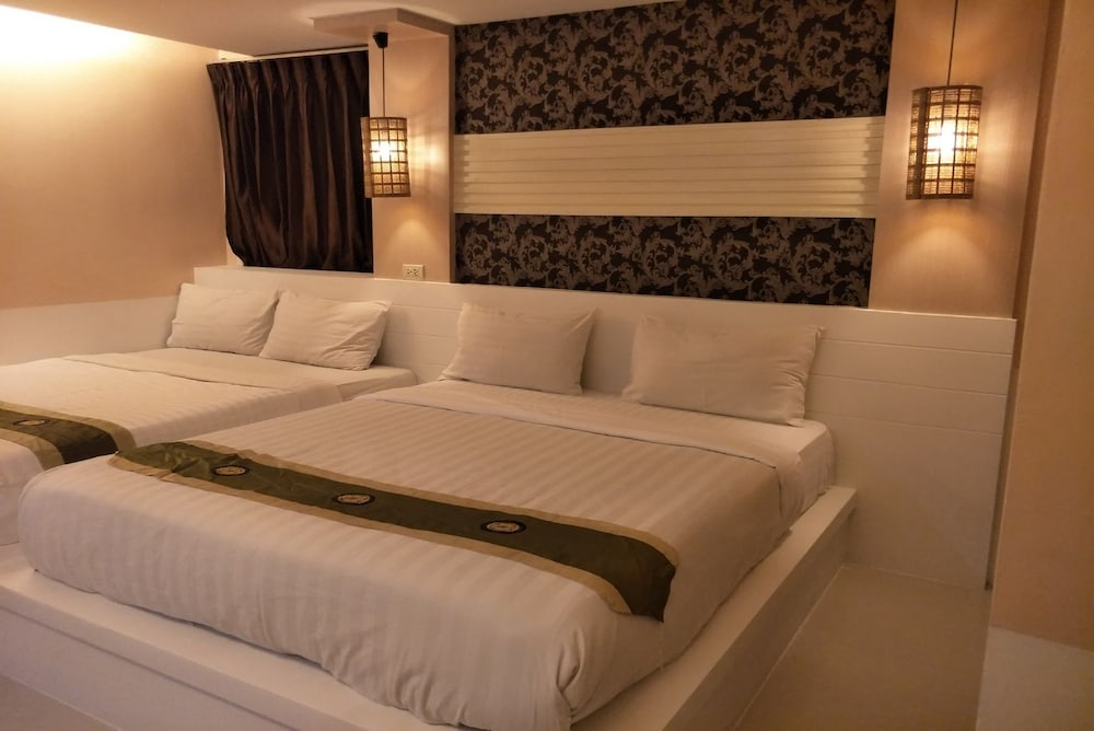 Deluxe Quadruple Room, Multiple Beds photo 2