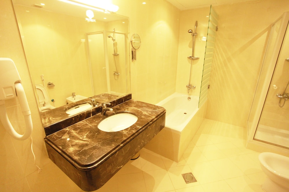 Royal Suite, 2 Bedrooms photo 2