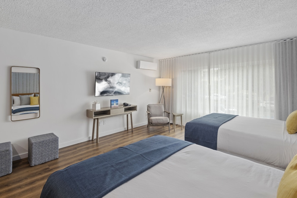 Premium Room, 2 Queen Beds, Kitchenette photo 3