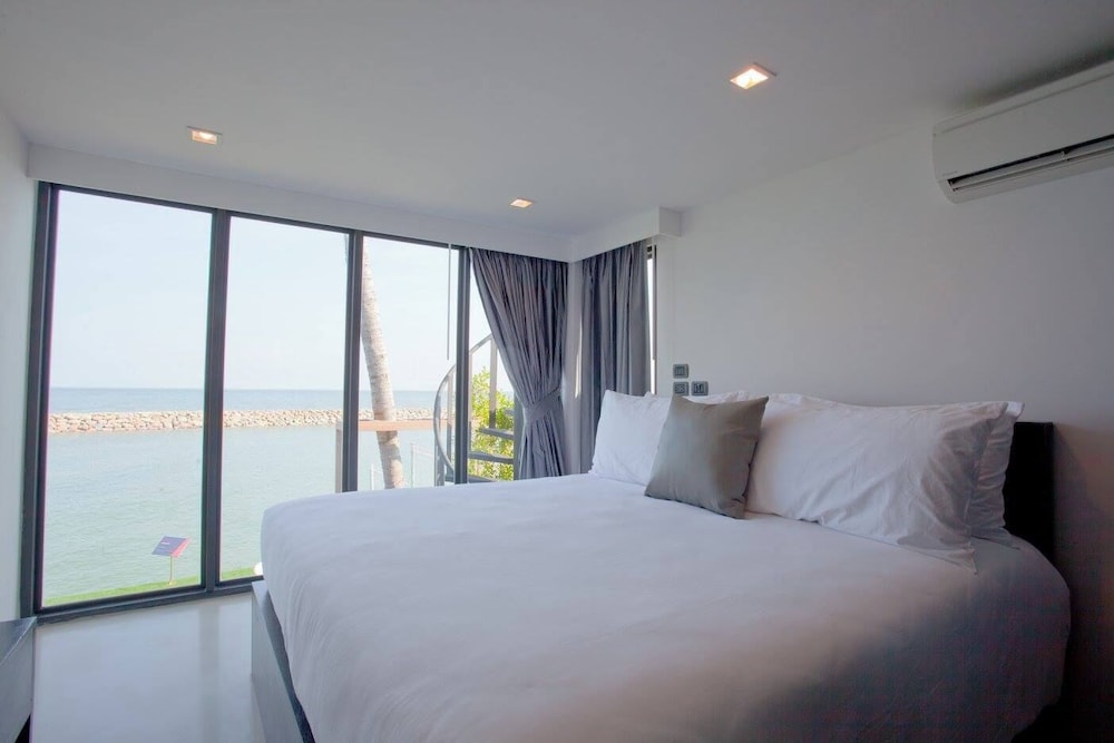 Jacuzzi Villa photo 3