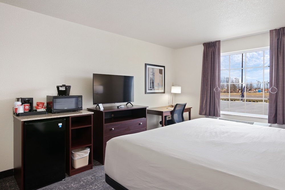 Room, 1 King Bed, Accessible, Non Smoking - Photo 2