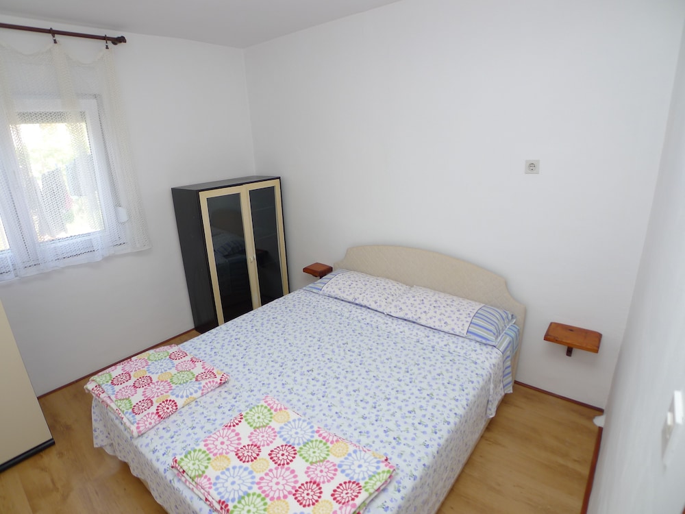 Apartment (2 Bedrooms)