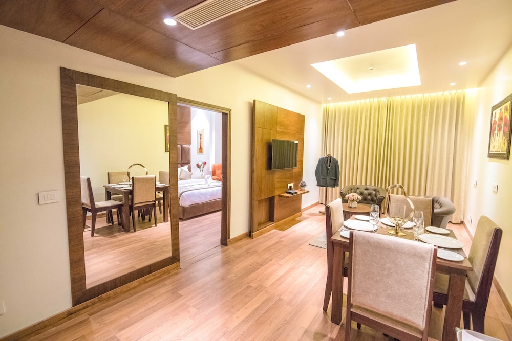 Luxury Room, Balcony - Photo 6