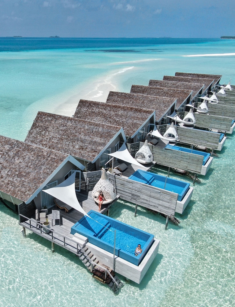 Romantic Pool Water Villa