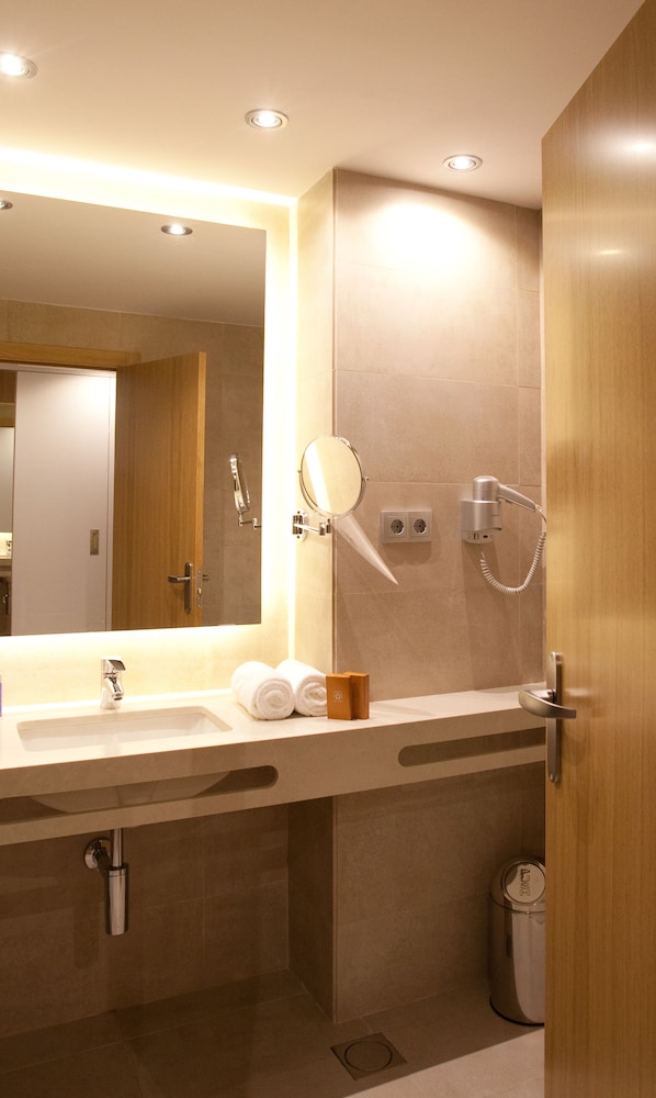 Double Room - Photo 10