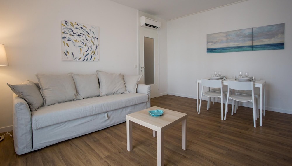 Apartment photo 2