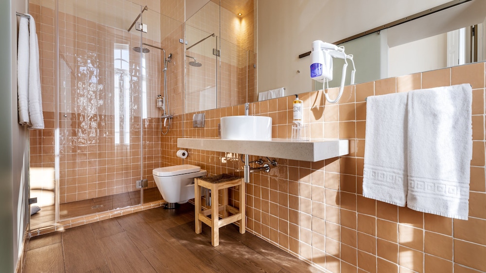 Classic Double or Twin Room - Photo 6