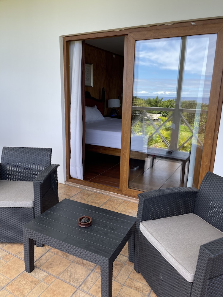 Room Porotu, 1 King Size Bed, Balcony, Sea view photo 3