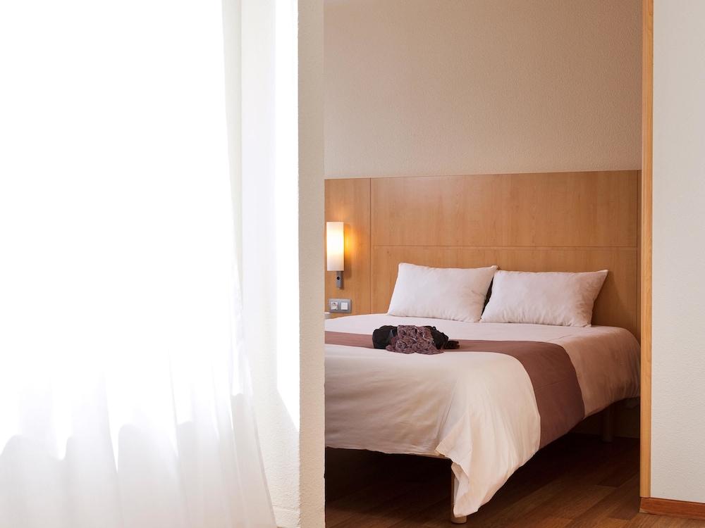 Standard Room, Multiple Beds - Photo 2