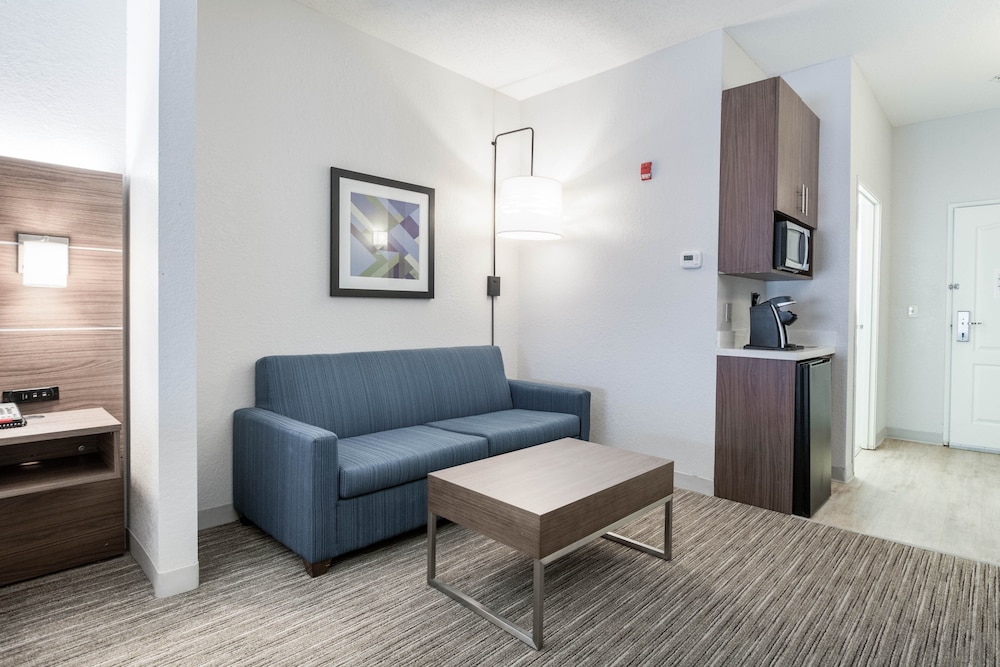 Suite, 2 Queen Beds (Additional Living Area) - Photo 2