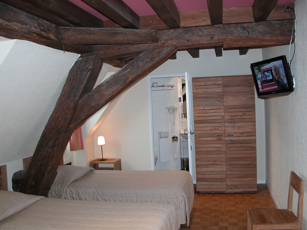 Standard Double Room photo 3