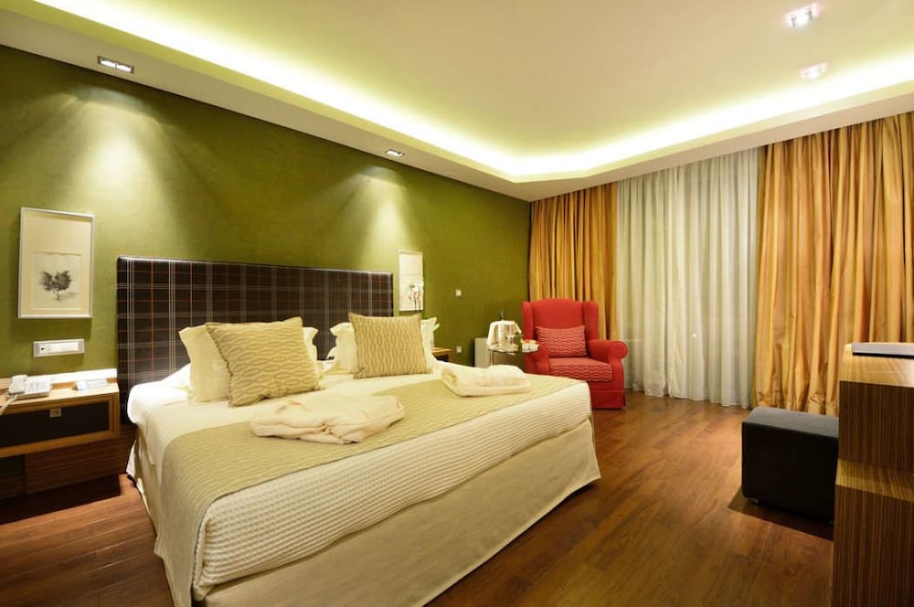 VIP Suite, Outdoor heated hot tub, Sea view photo 1