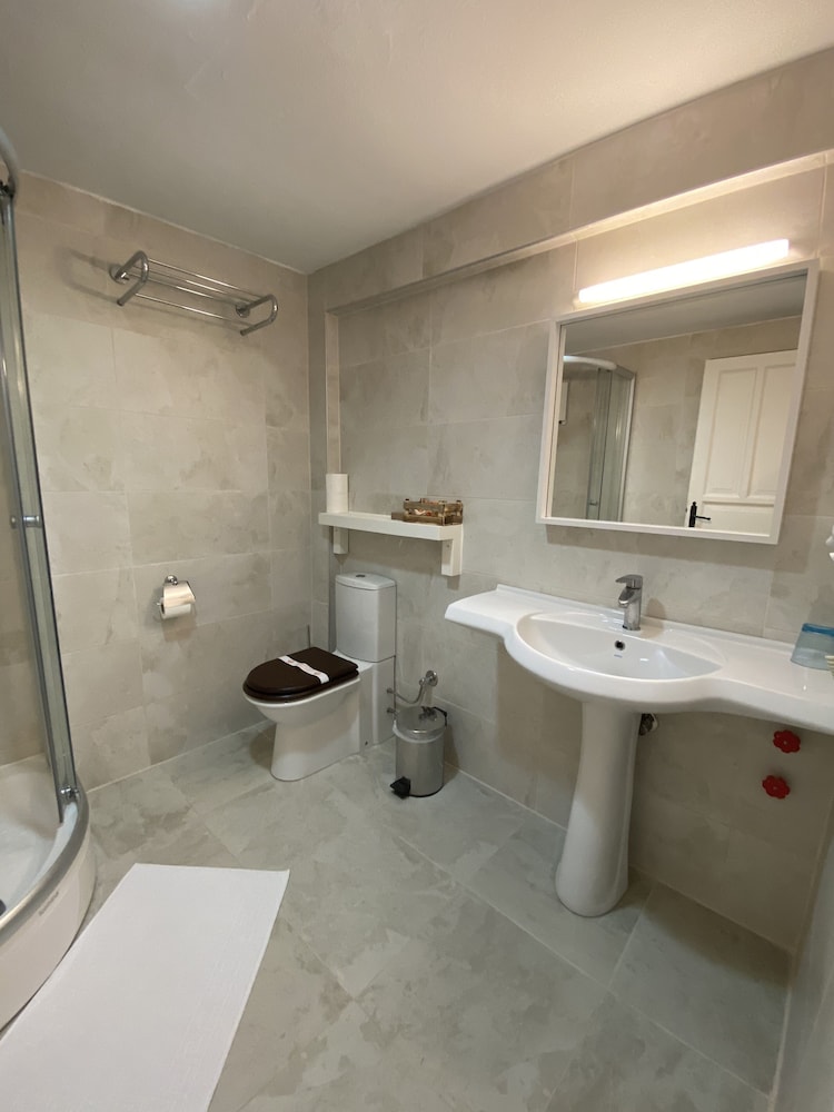 Standard Double or Twin Room photo 3