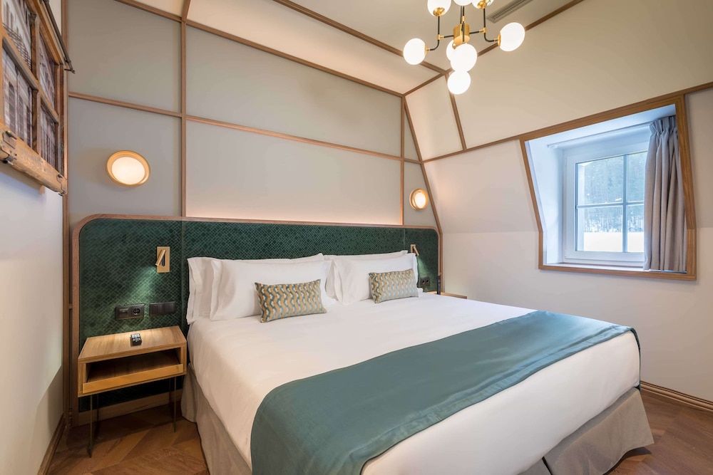 Deluxe Room (Superior) - Photo 6