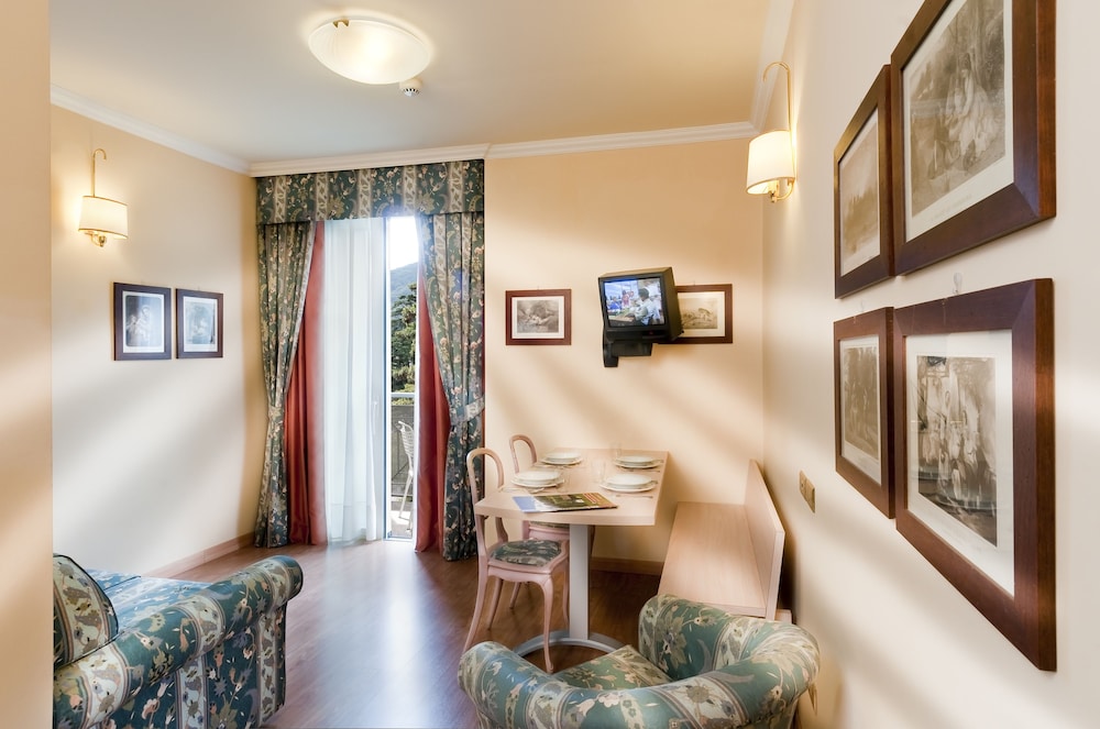 Apartment, 1 Bedroom, Partial Lake View (3 pax) photo 2