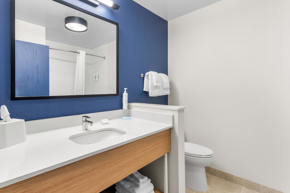 Room, 2 Queen Beds, Accessible (Hearing) photo 3