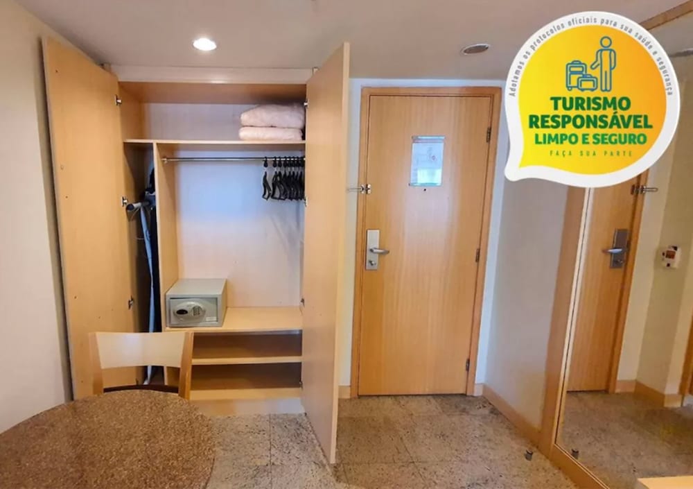 Deluxe Single Room, Multiple Beds - Photo 6