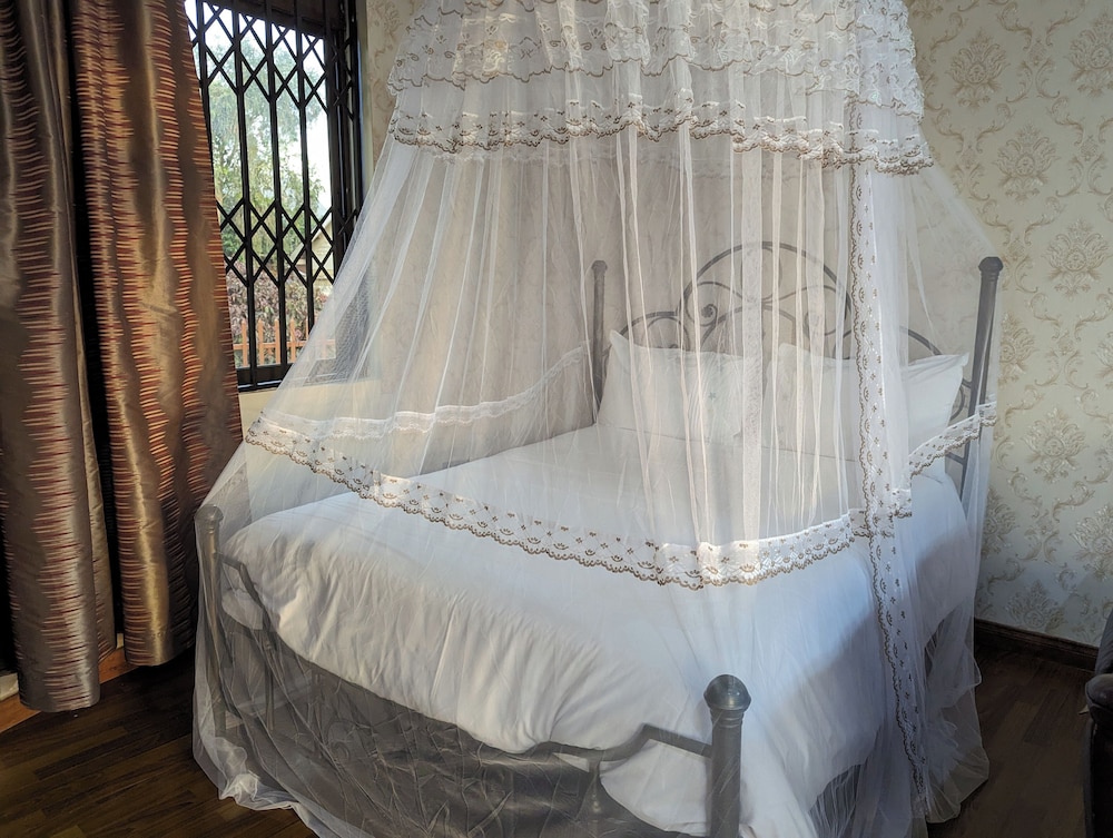Panoramic Studio Suite, Non Smoking, Lake View photo 3