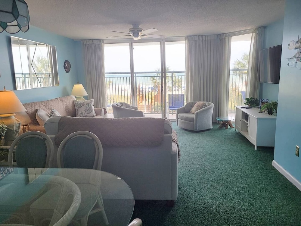 Condo, 3 Bedrooms