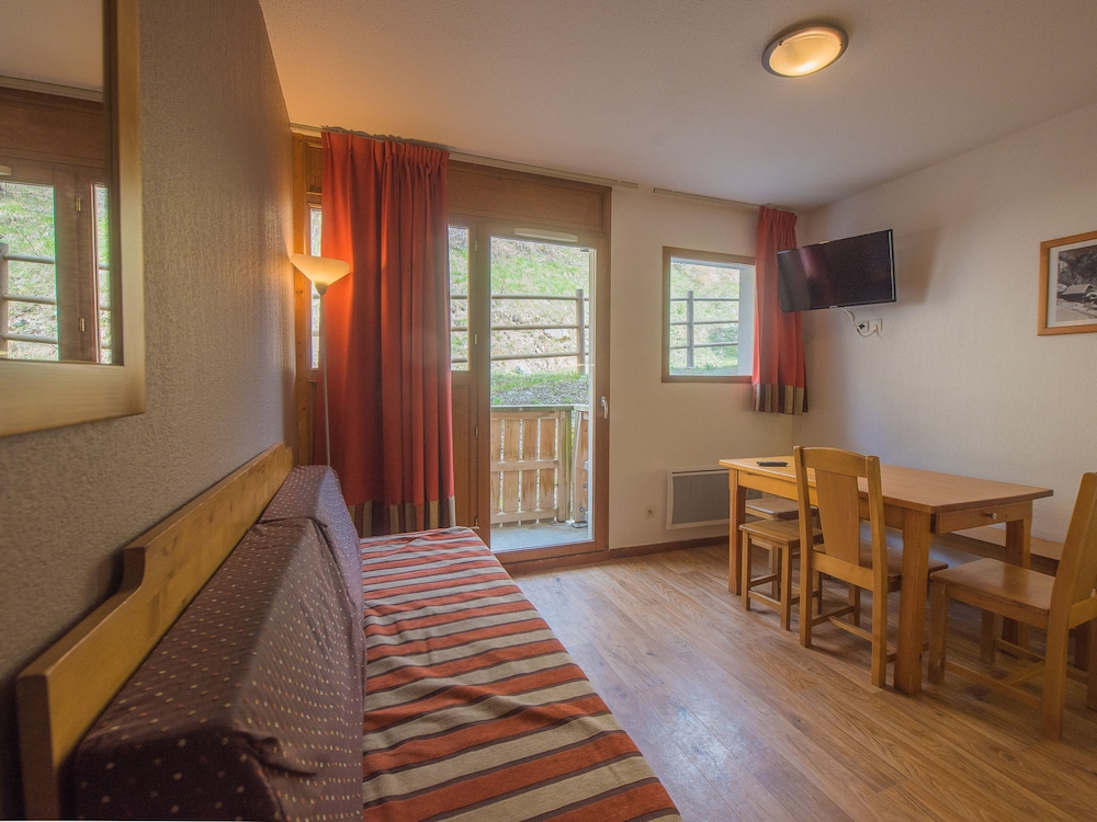 1-bedroom apartment with sleeping area for 4 people - mountain view photo 3
