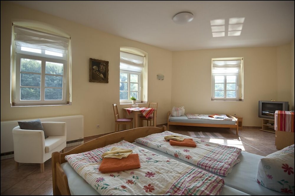 Basic Triple Room, Lake View photo 1
