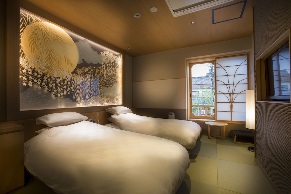 hinabi - Photo 1