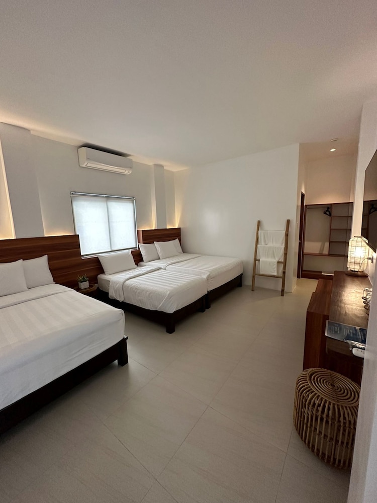 Deluxe Triple Room - Photo 3