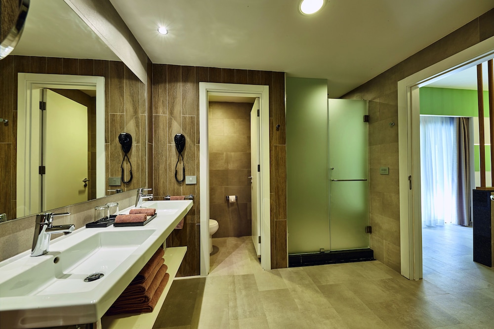 Junior Suite (B2C-US) - Photo 2