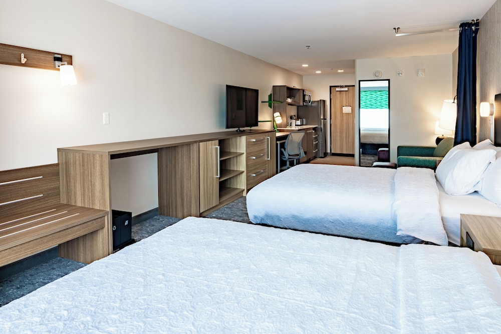 Studio Suite, 2 Queen Beds, Accessible (Roll-In Shower) photo 2