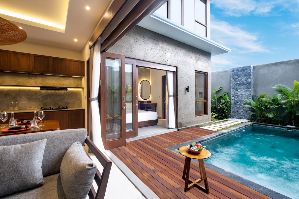 CLUSTER Three Bedroom Private Pool Villa - Photo 4