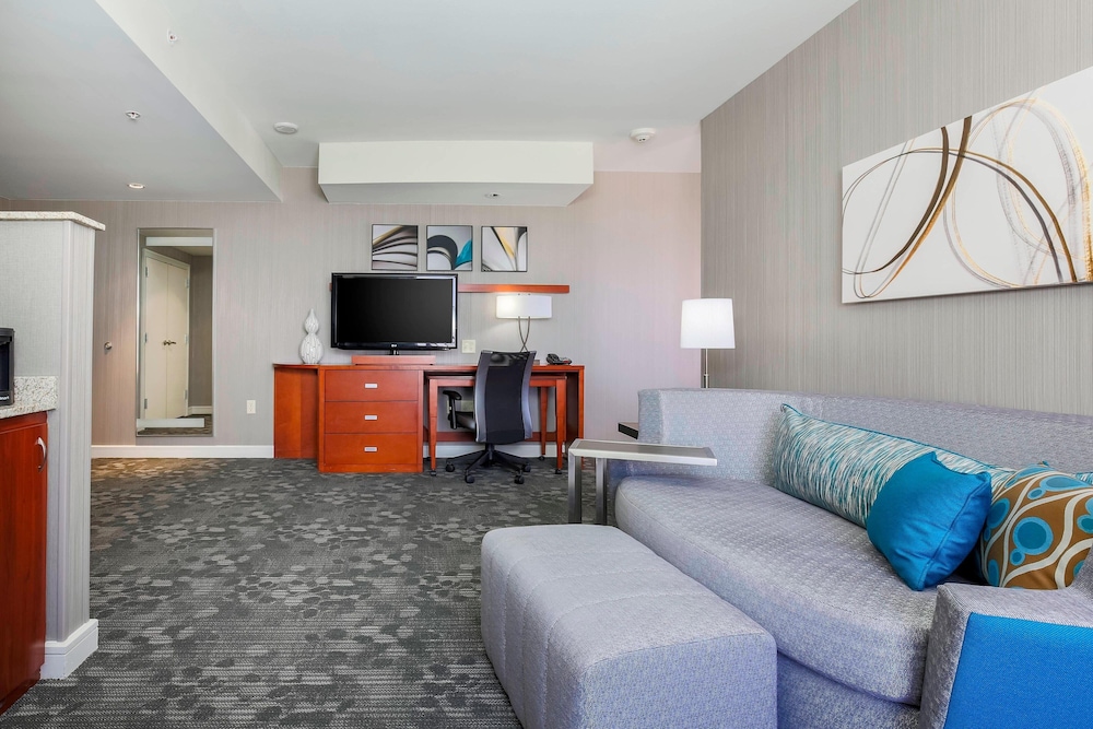 Suite, 1 Bedroom - Photo 4