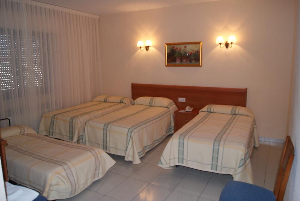 Standard Quadruple Room - Photo 2