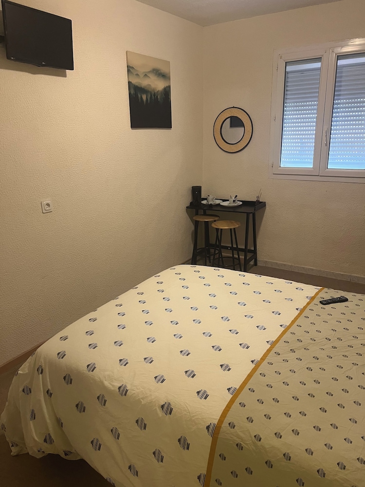 Basic Double Room photo 2
