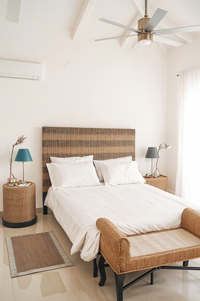 Standard Room, 1 Queen Bed, Ocean View photo 1