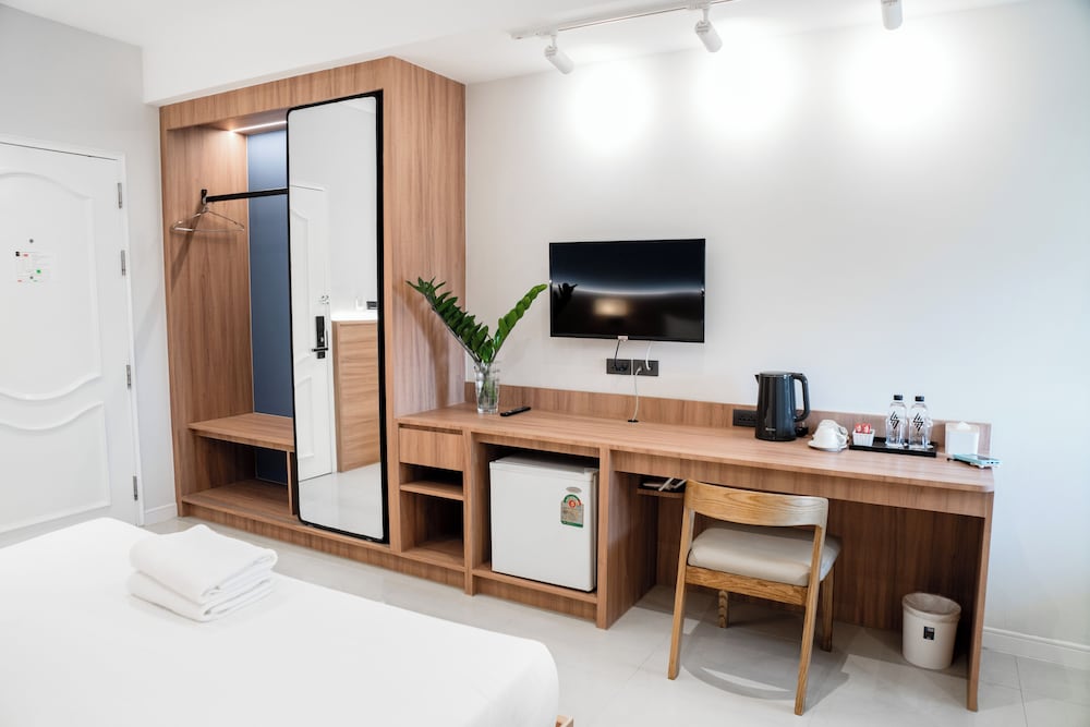 Superior King Room - Photo 3