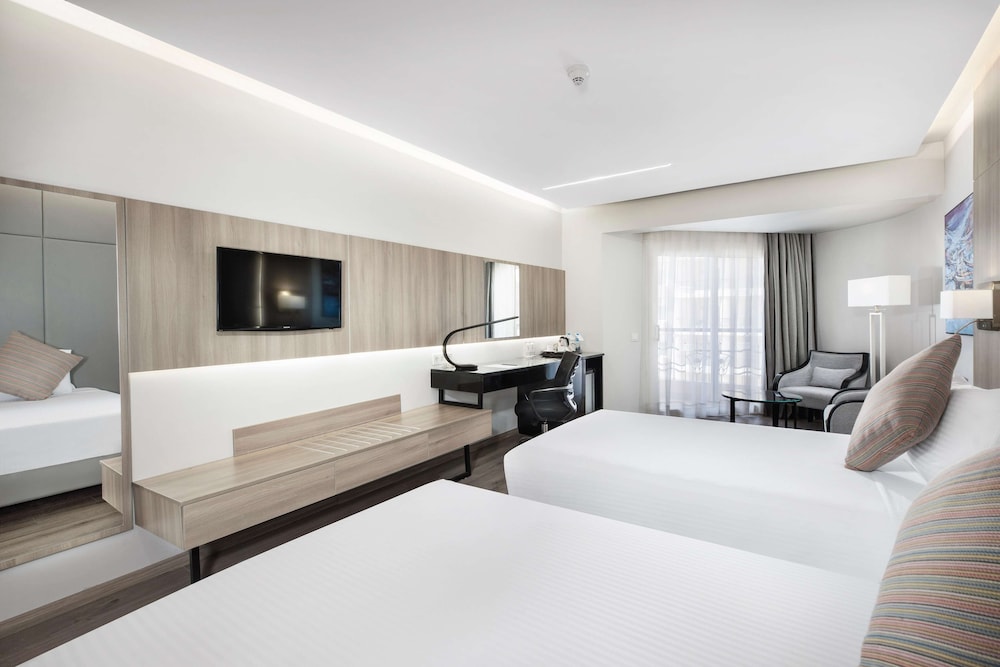 Executive Room (Side Nile View) - Photo 4