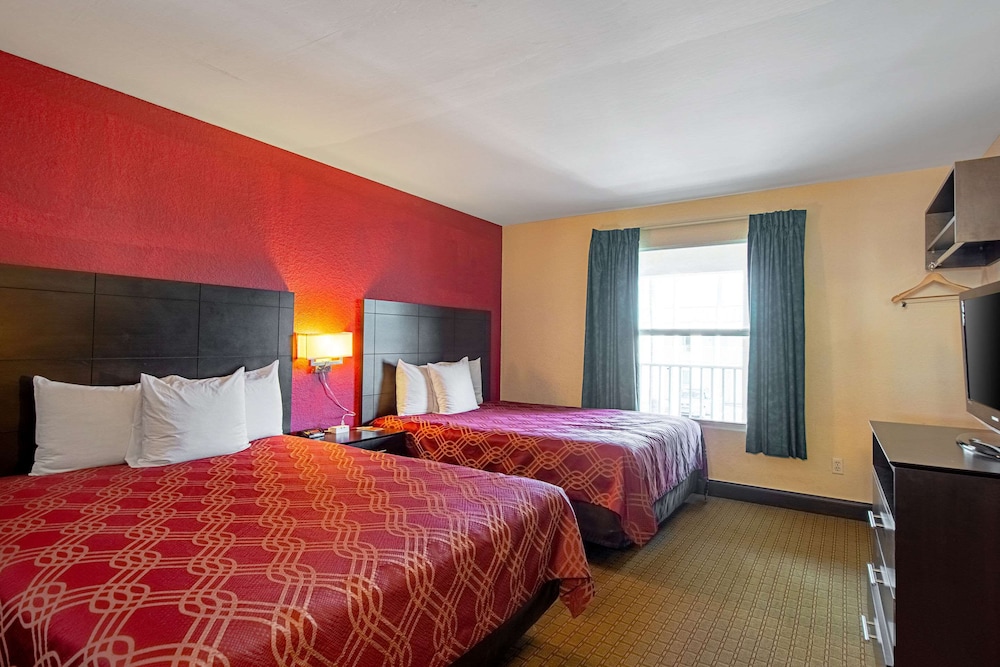 Suite, Multiple Beds, Non Smoking - Photo 1