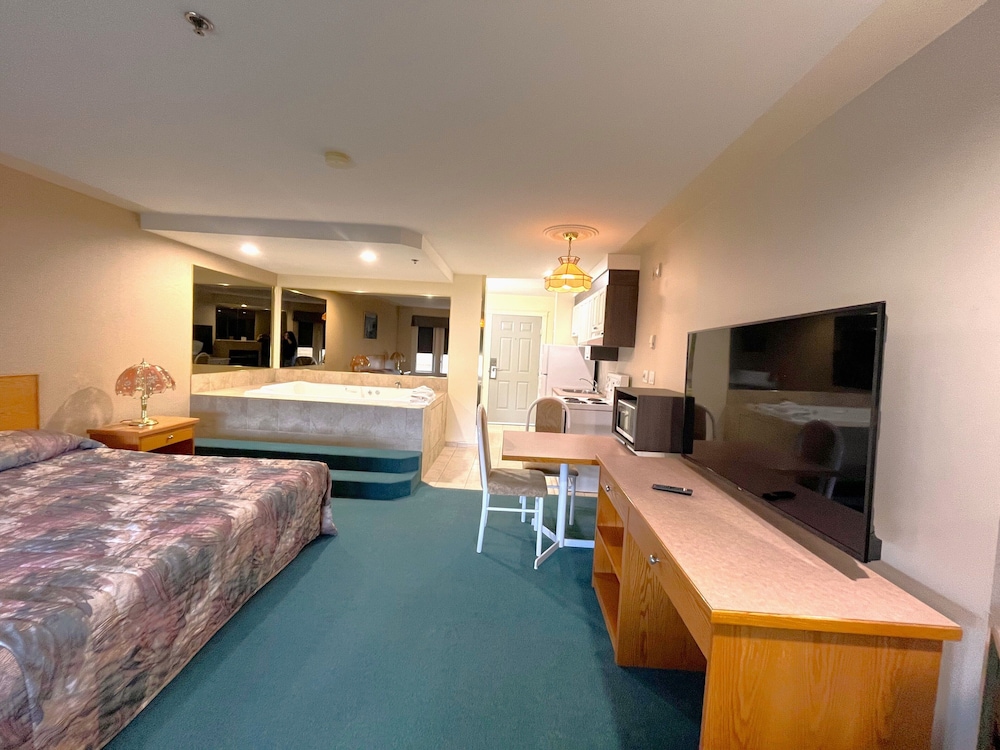 Studio, 1 King Bed, Jetted Tub