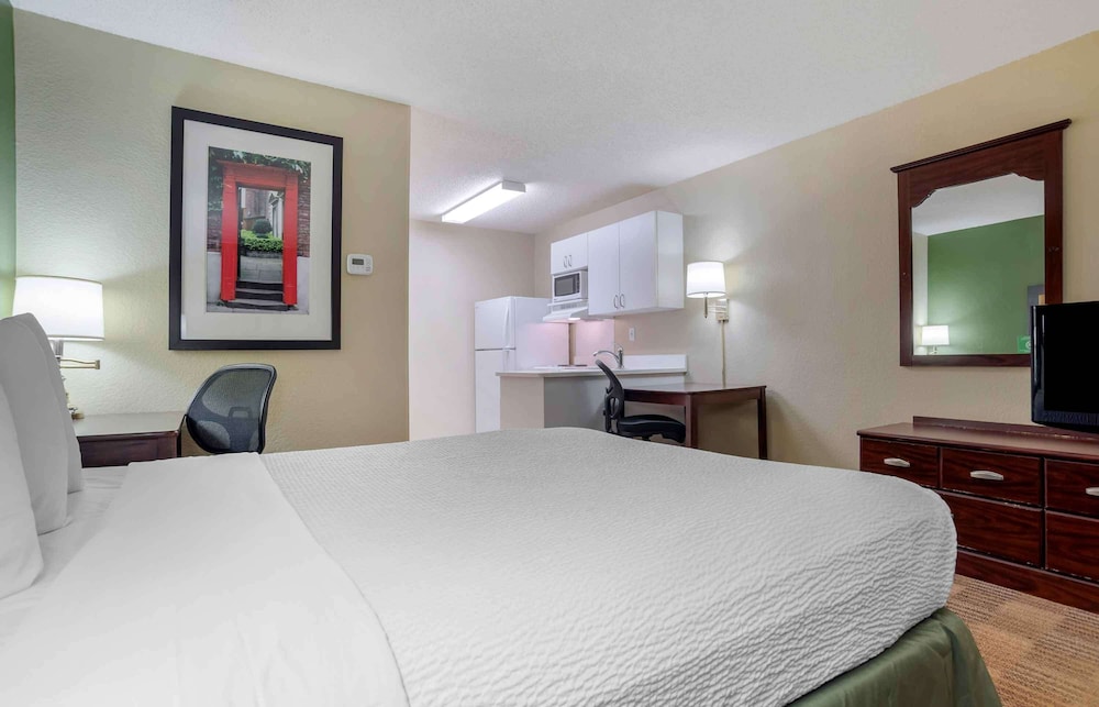 Studio, 1 Queen Bed, Non Smoking photo 3