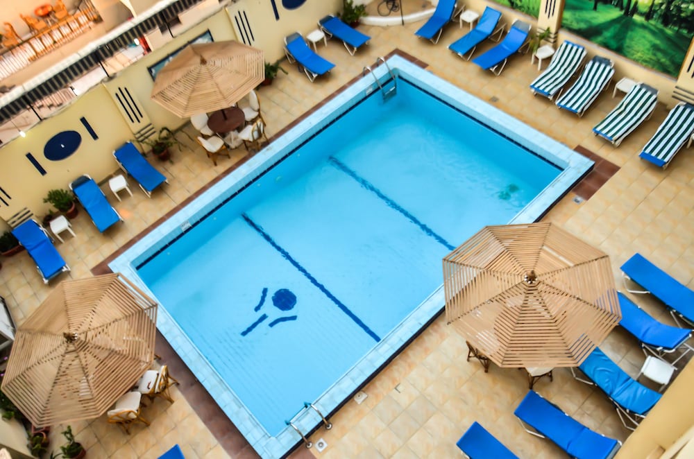 Triple Room with Pool View photo 1