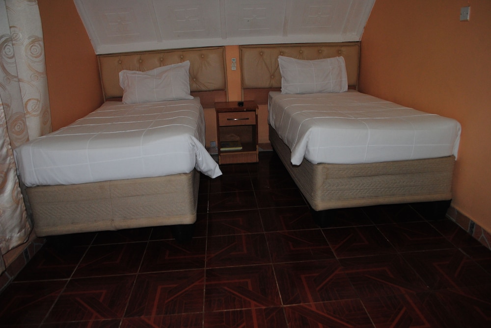 Standard Twin Room photo 1