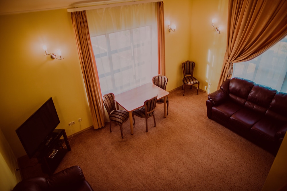 Comfort Suite photo 2